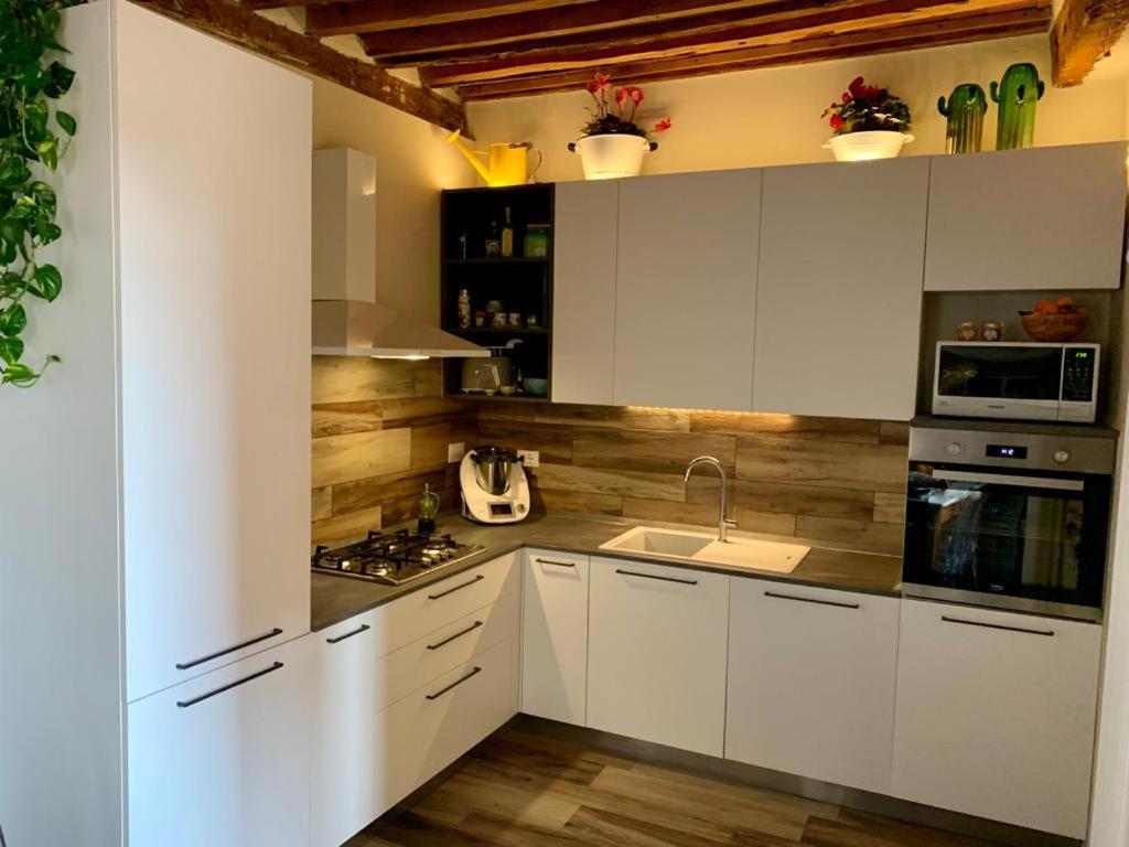 Casina Il Nido Di Lucca Apartment Bagian luar foto
